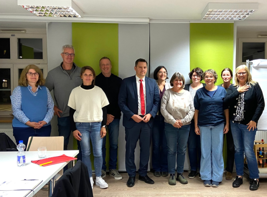 Gruppenfoto der beim Erfahrungsaustausch anwesenden